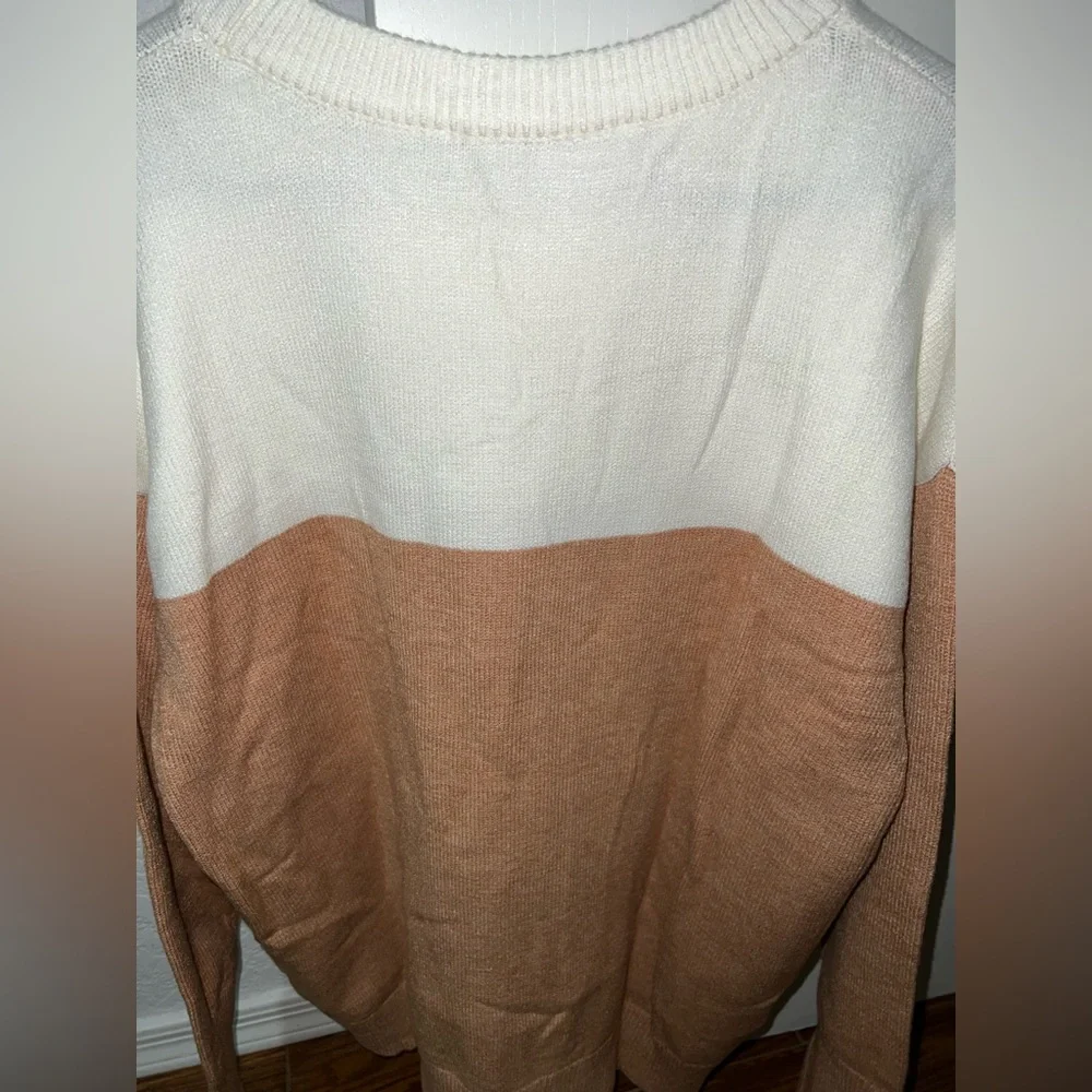 Sweater - Picture 4 of 6
